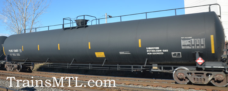 Car/wagon PLMX135421 unknown side / coté inconnu<img src=